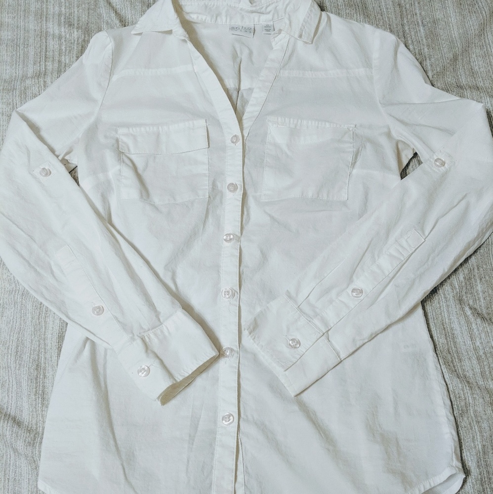 ✳️ REDUCED✳️Soho White Button-Down Top